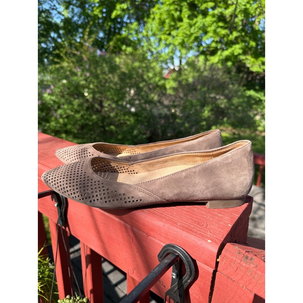Vionic Posey Taupe Suede Perforated Pointed Toe Ballet Flats Womens 10 359POSEY
